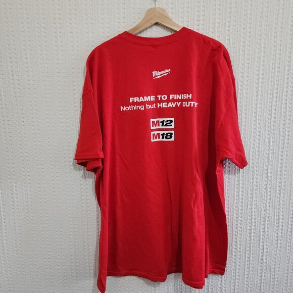 Milwaukee Men's Crewneck Graphic Tee in Red Size XXL - Picture 2 of 10